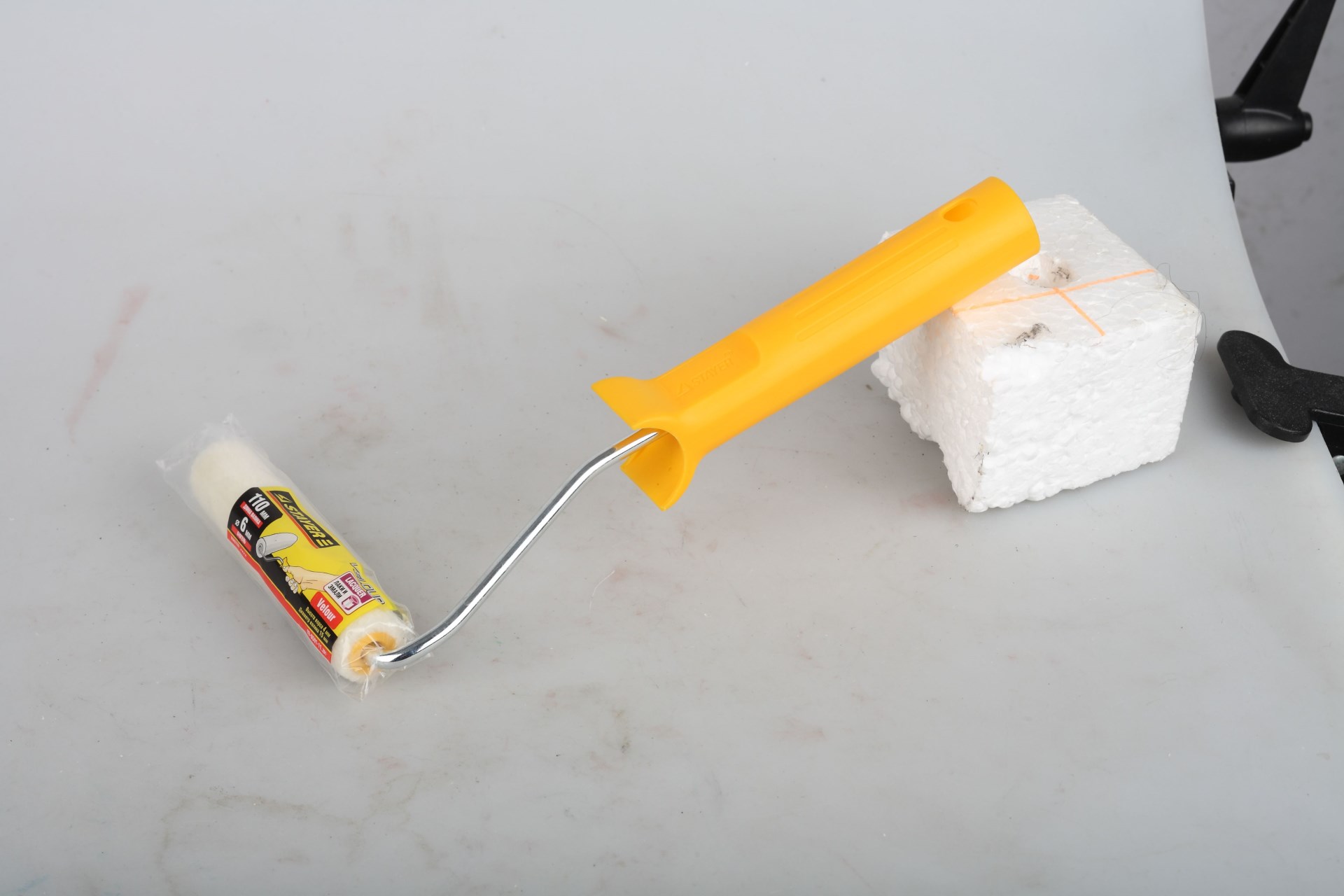 STAYER VELOUR, 15 х 110 мм, бюгель 6 мм, ворс 4 мм, 50% акрил, 50% шерсть, для лаков и эмалей, малярный мини-валик в сборе (03-0501-11) — фото 2