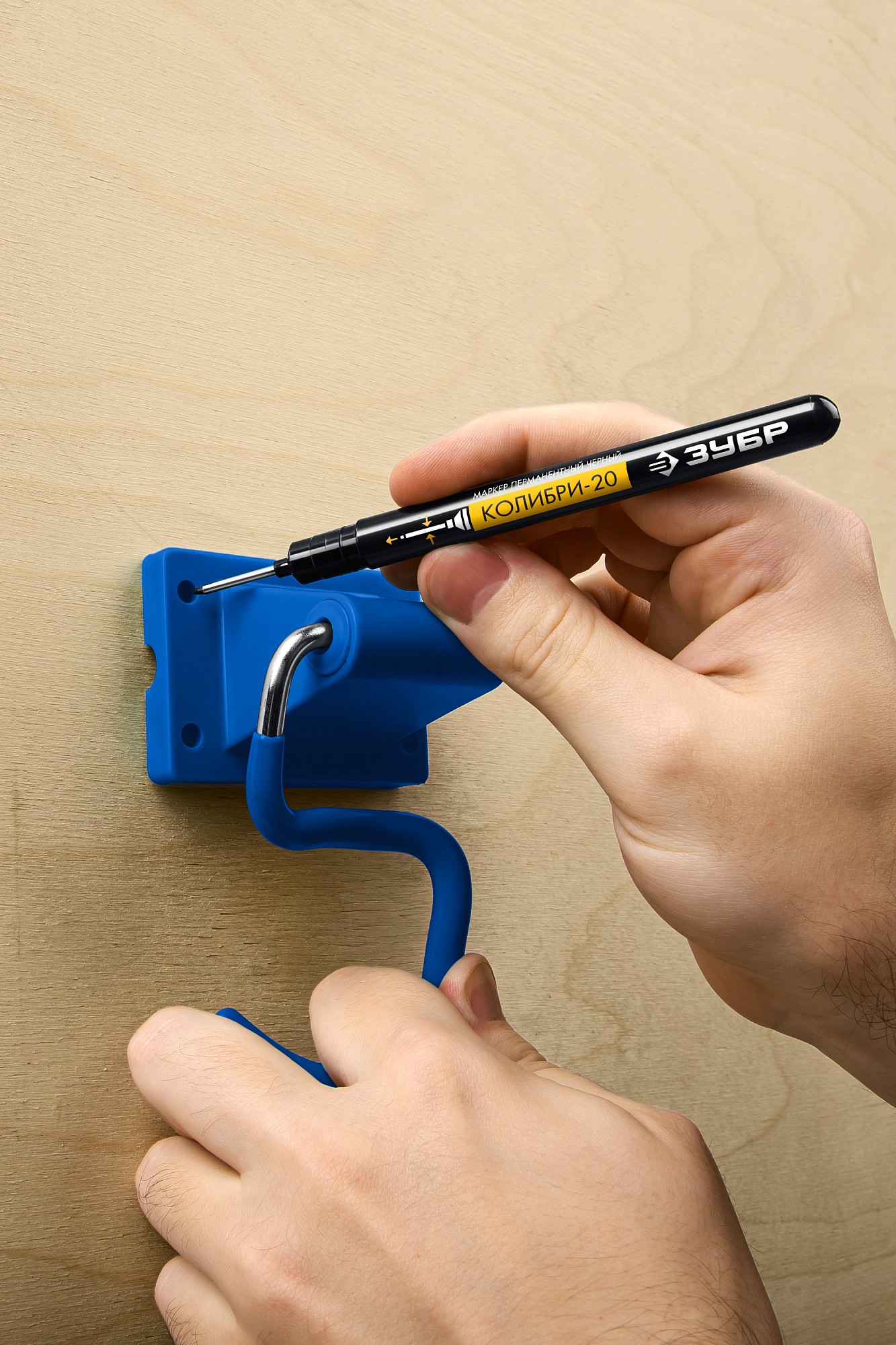 ЗУБР Колибри-20 черный, наконечник L 20 мм, ᴓ 2 мм, перманентный маркер для отверстий (06328-2) — фото 4