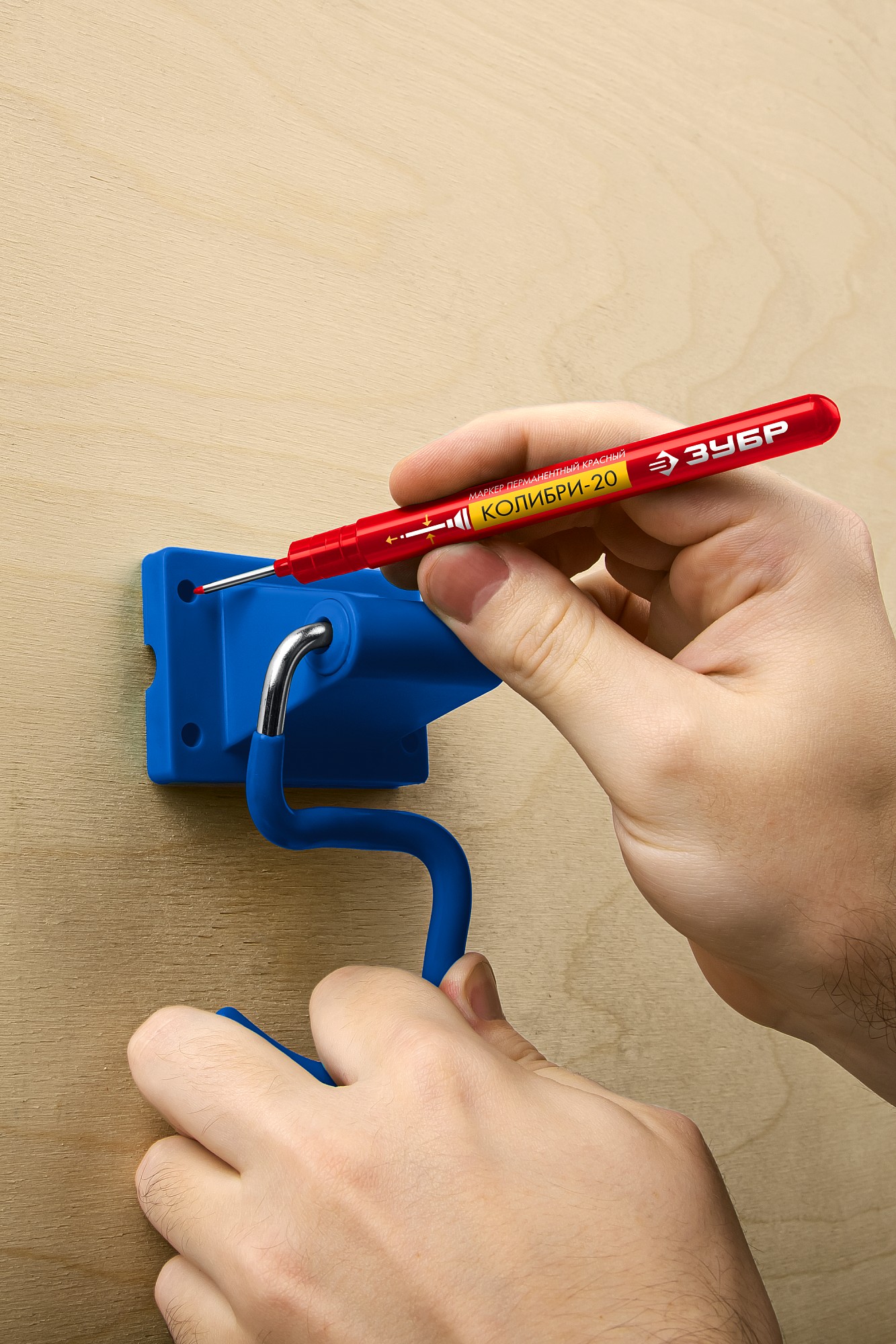 ЗУБР Колибри-20 красный, наконечник L 20 мм, ᴓ 2 мм, перманентный маркер для отверстийл (06328-3) — фото 4