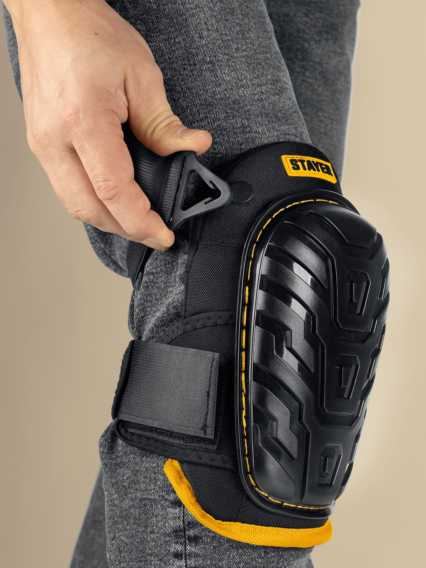 STAYER PROFI гелевая вставка, пластиковая накладка, противоскользящая поверхность, наколенники защитные (11198) — фото 4