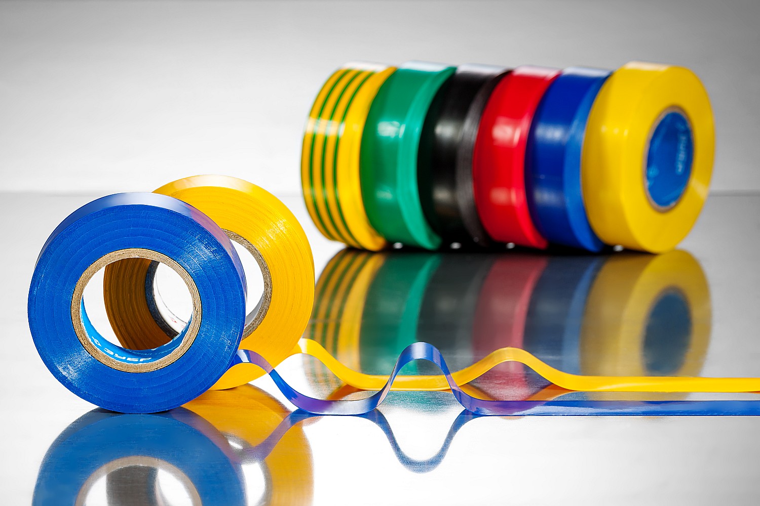 ЗУБР ЭЛЕКТРИК-20, 19 мм х 20 м, 6 000 В, черная, не поддерживает горение, изолента ПВХ, Профессионал (1234-2) — фото 3