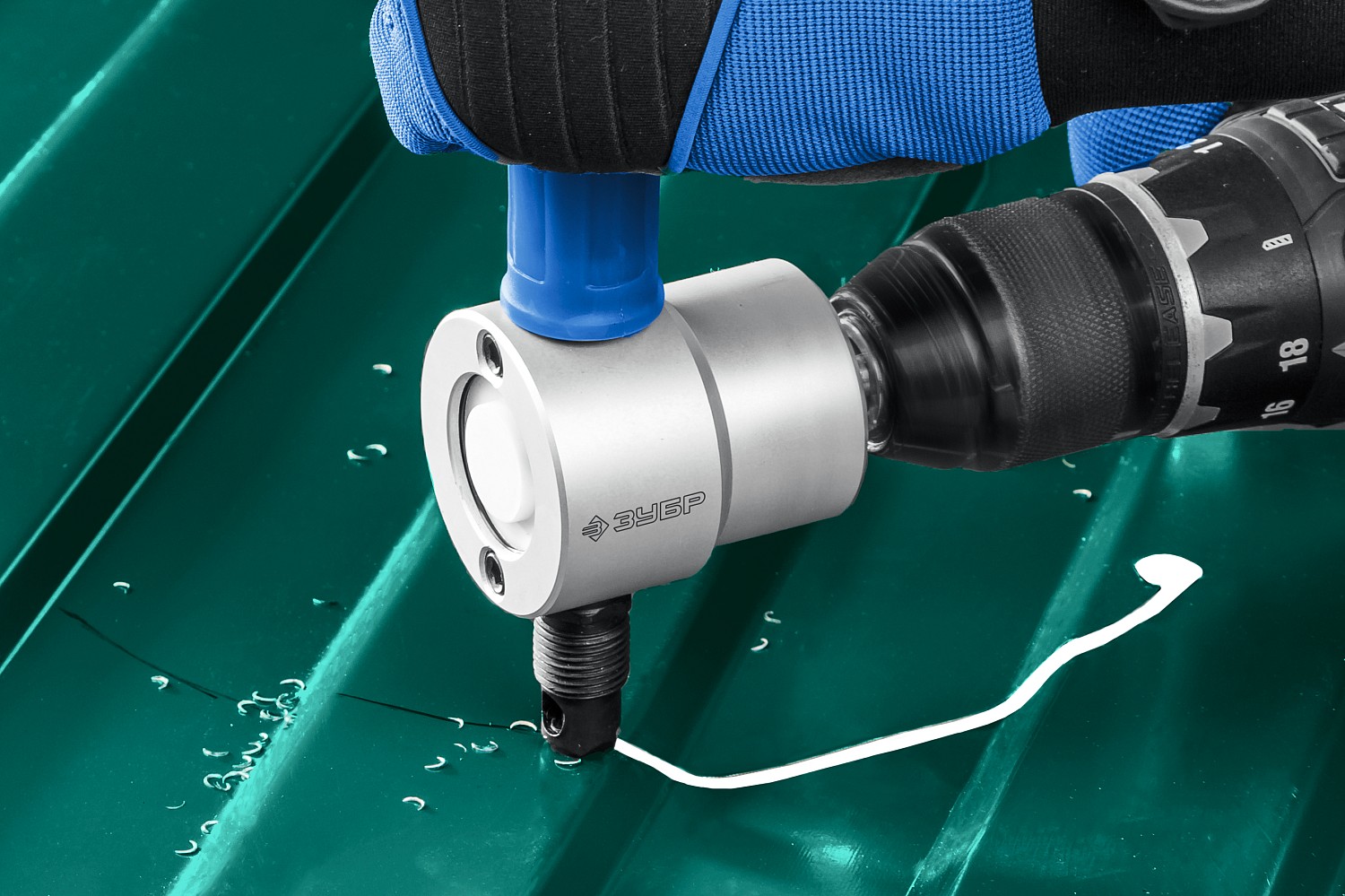 ЗУБР Сверчок, набор в кейсе, насадка-ножницы для реза листового металла, Профессионал (23294) — фото 4