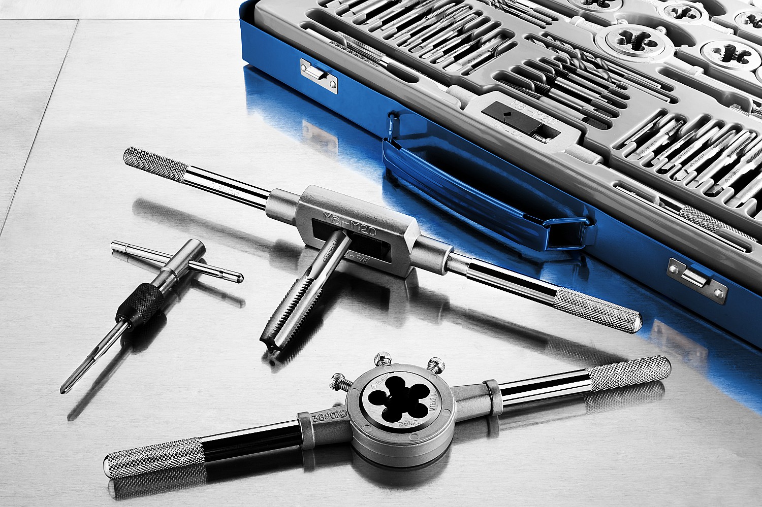 ЗУБР 24 предмета, сталь Р6М5, набор метчиков и плашек, Профессионал (28110-H24) — фото 5