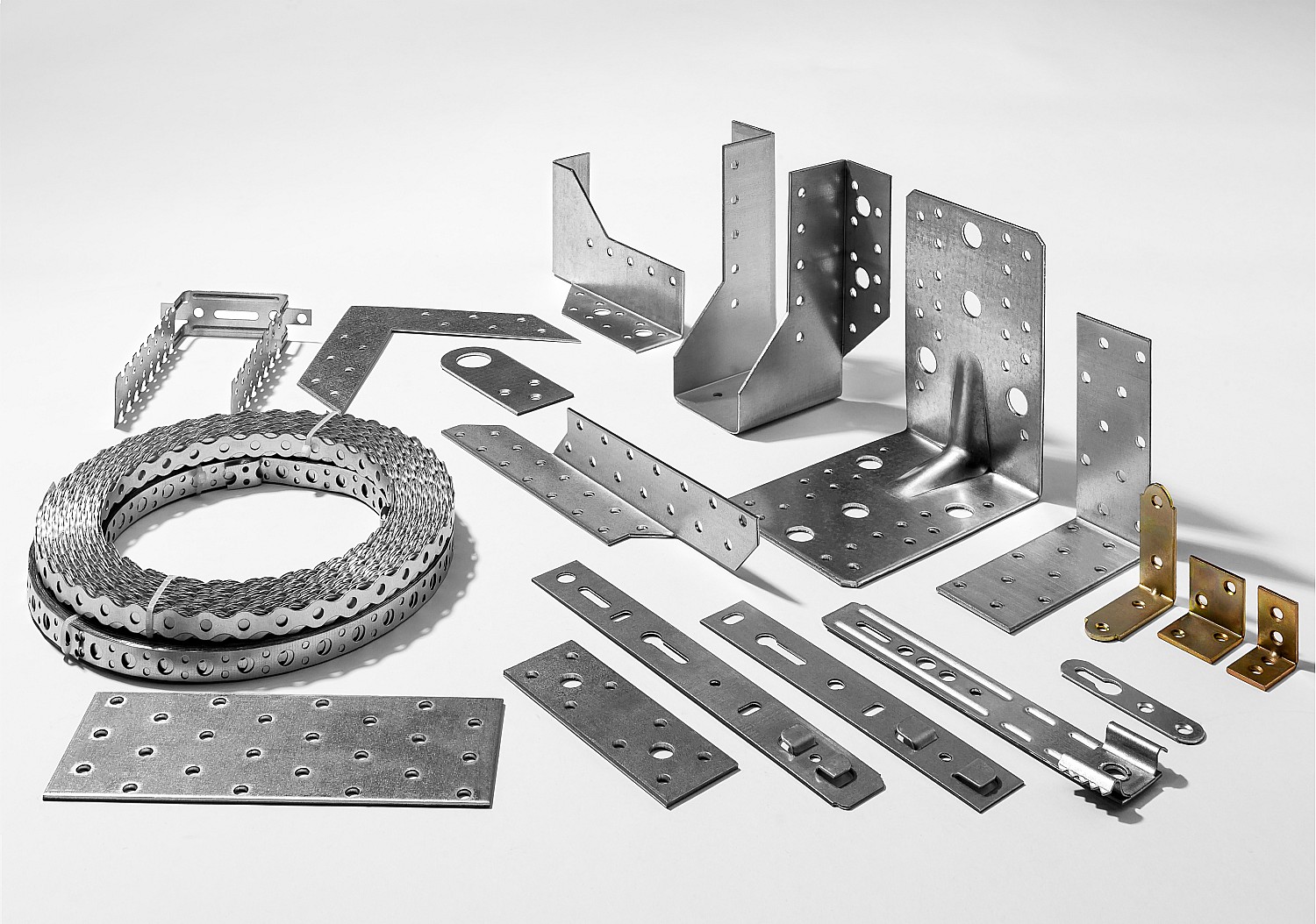 ЗУБР УК-135-2.0, 65 x 90 x 90 x 2 мм, 135 град, цинк, крепежный уголок (310136-65-090) — фото 3
