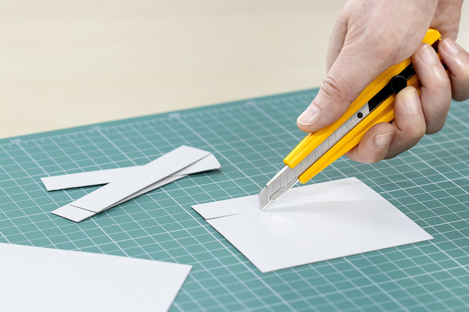 OLFA с сегментированным лезвием 9 мм, нож (OL-300) — фото 3