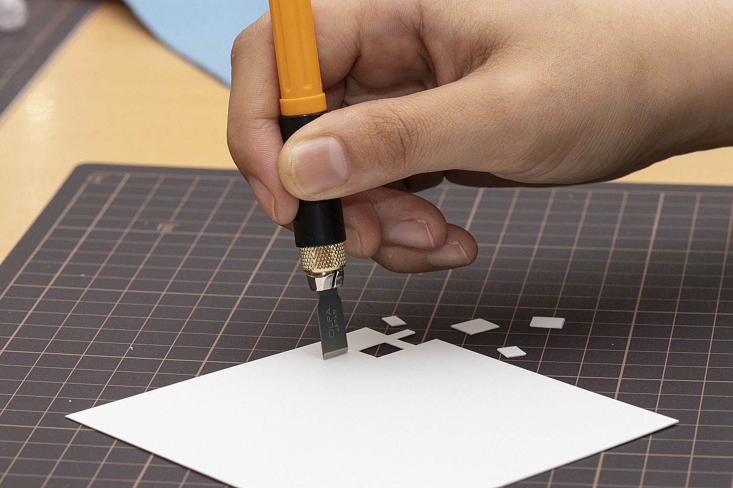 OLFA с профильными лезвиями 6 мм, 4 шт, перовой нож (OL-AK-4) — фото 12