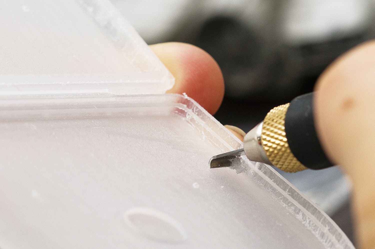 OLFA с профильными лезвиями 6 мм, 4 шт, перовой нож (OL-AK-4) — фото 13