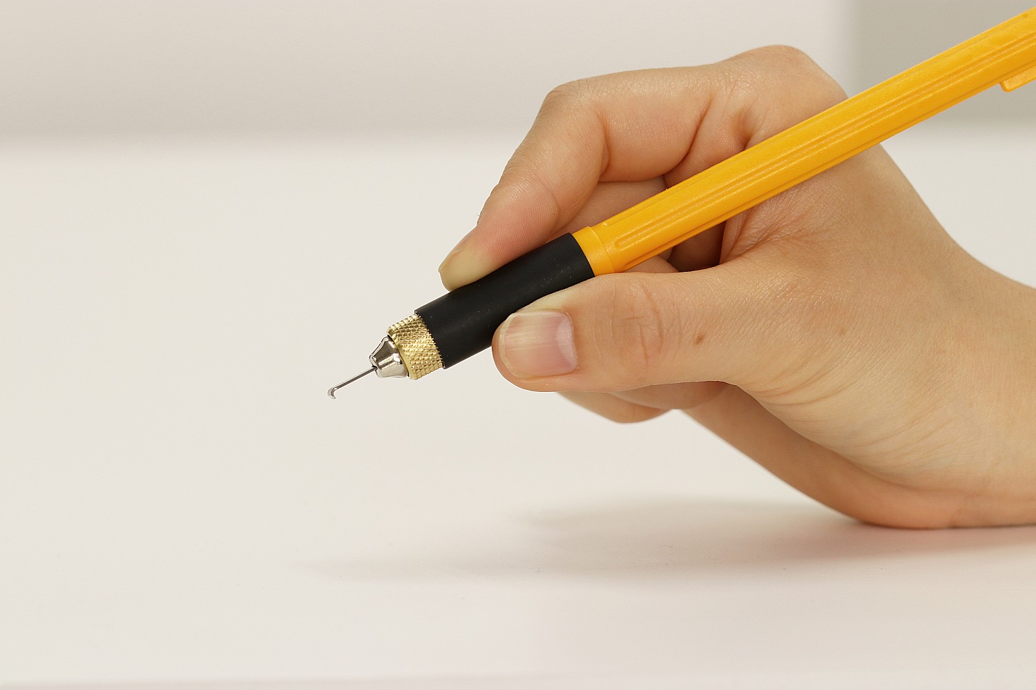 OLFA с профильными лезвиями 6 мм, 4 шт, перовой нож (OL-AK-4) — фото 14