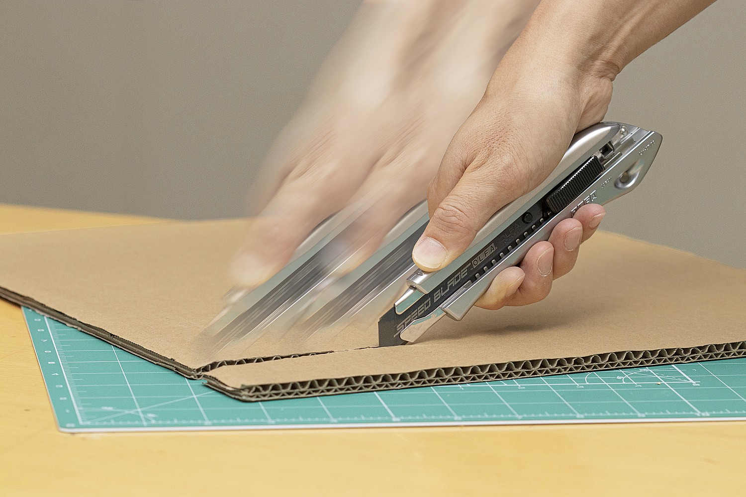 OLFA 18 мм, с сегментированным лезвием, нож (OL-LTD-AL-LFB) — фото 3