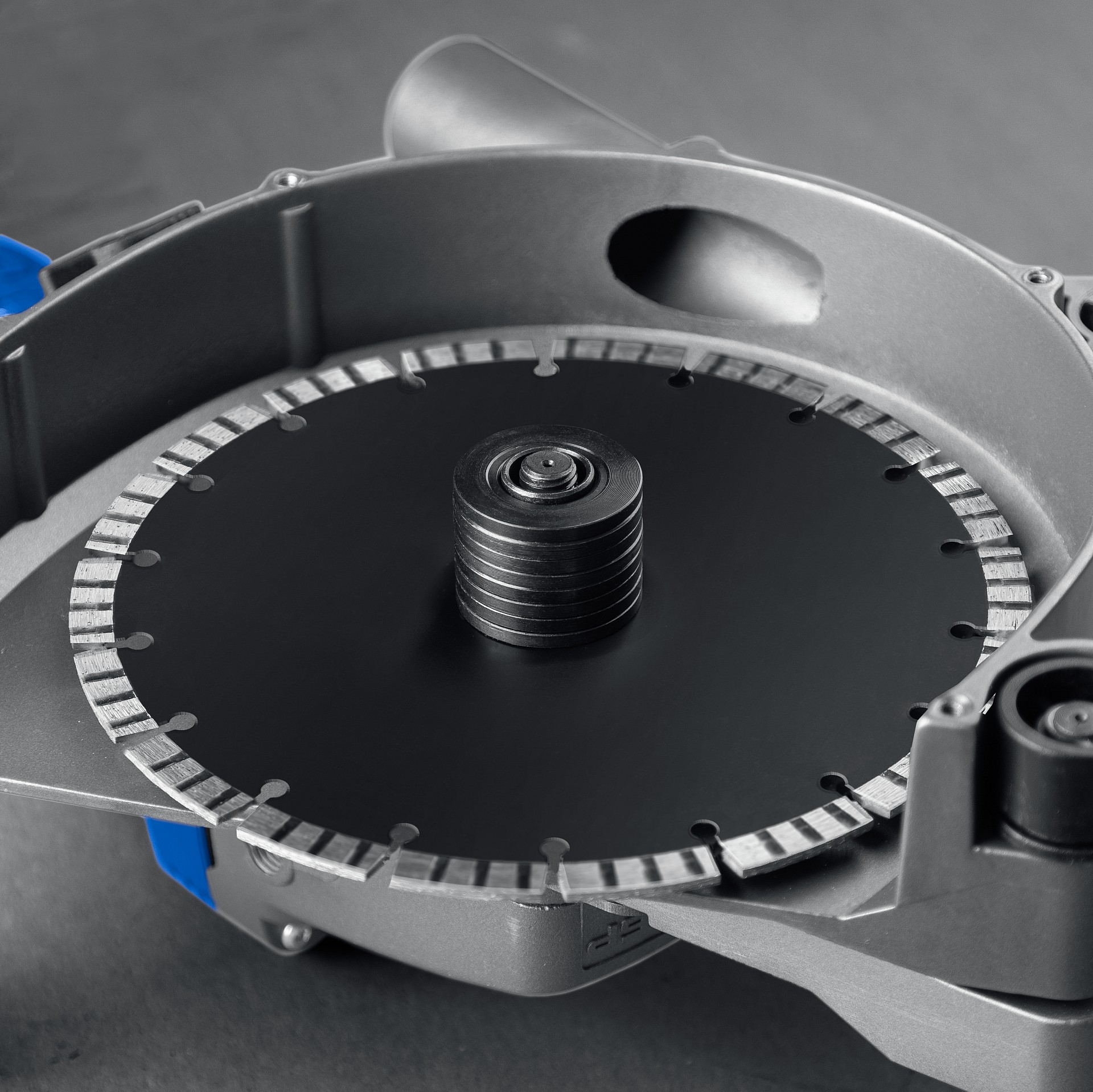 ЗУБР d 180 мм, 2200 Вт, 45 мм, штроборез (бороздодел), метал. ящик, Профессионал (ЗШ-П45-2200 ПТК) — фото 7