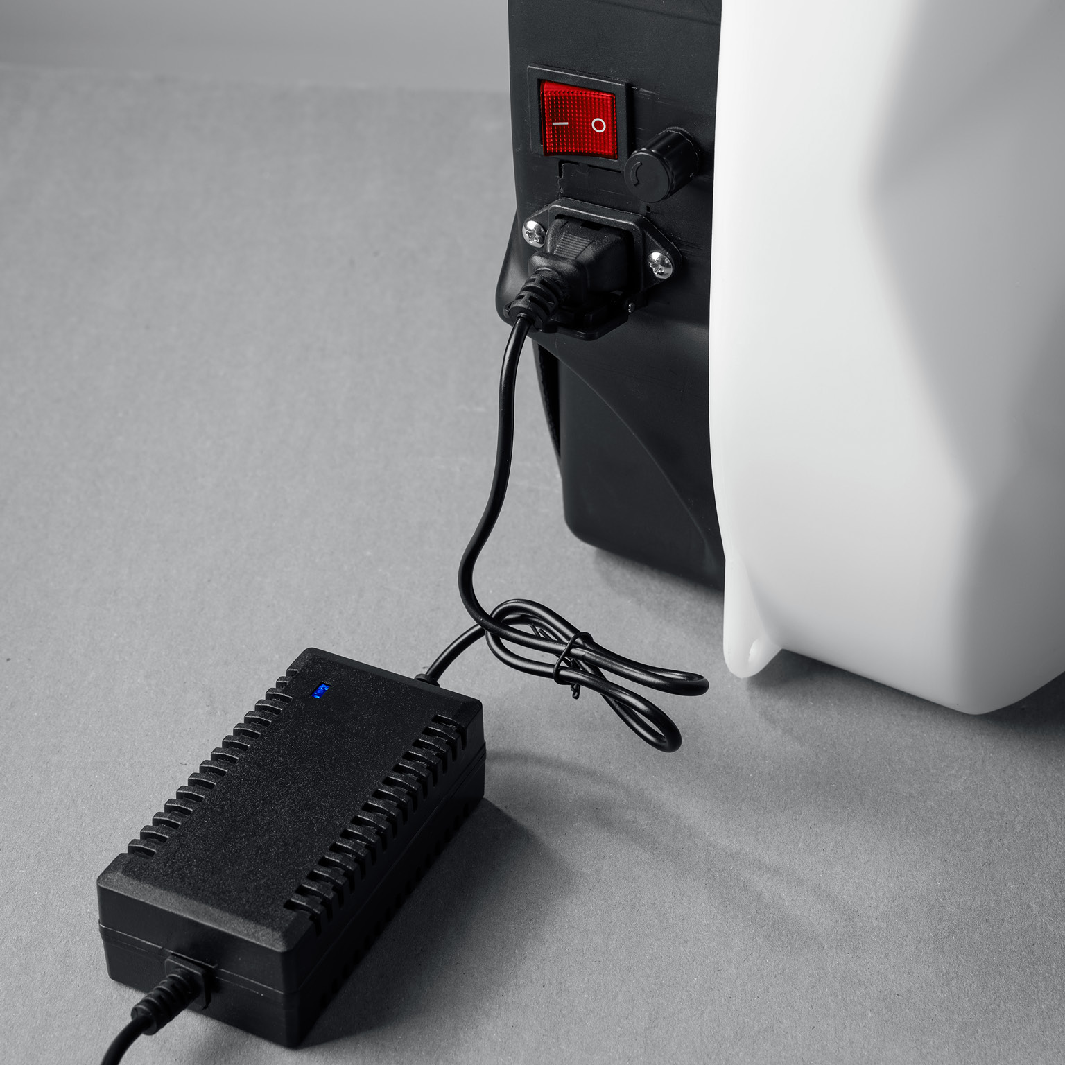 ЗУБР 16 л, колеса, аккумуляторный опрыскиватель (ОПС-16К) — фото 15