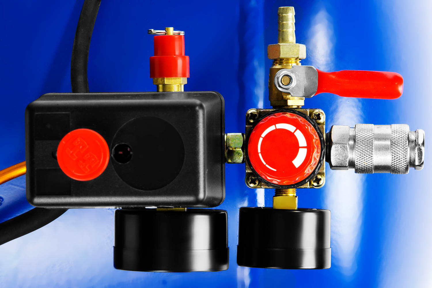ЗУБР 440 л/мин, 100 л, 2200 Вт, ременной масляный компрессор, Профессионал (ЗКПМ-440-100-Р-2.2) — фото 7